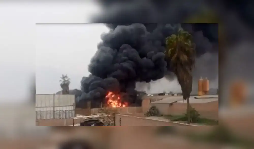 Huachipa: incendio de grandes proporciones consume fábrica de plástico [VIDEOS] 