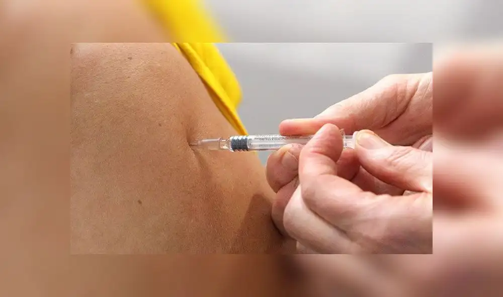 Oxford reanudará los ensayos de su vacuna contra la COVID-19, tras recibir la aprobación del ente regulatorio. Foto: EFE Oxford reanudará los ensayos de su vacuna contra la COVID-19, tras recibir la aprobación del ente regulatorio. Foto: EFE