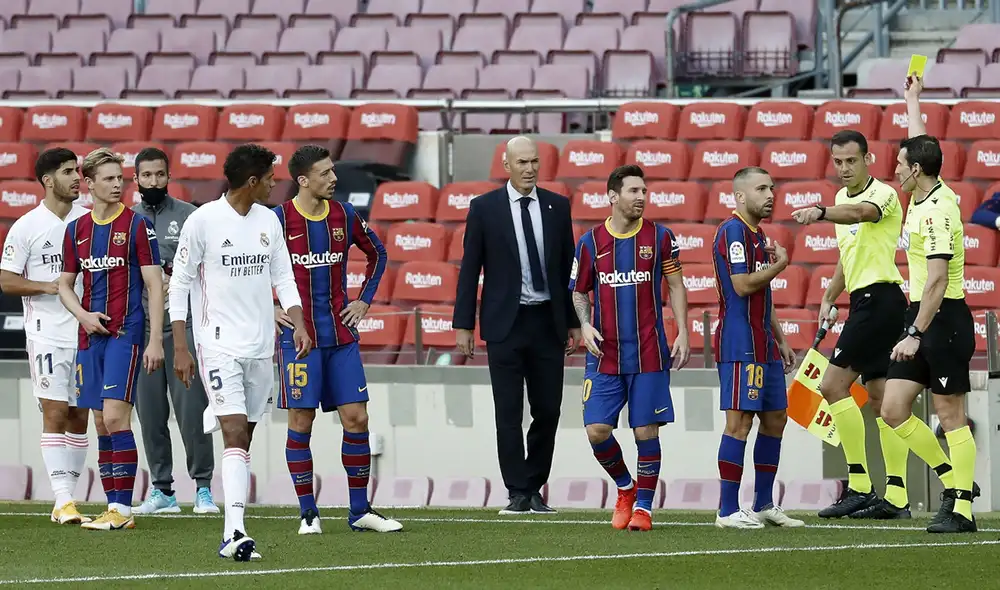Juan Martínez Munuera tuvo una actuación cuestionada por los hinchas del Barza. Foto: EFE