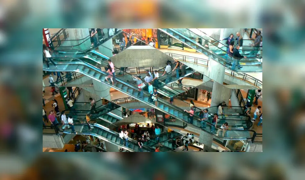 Un papá decidió empujar a su hija desde el cuarto nivel del Centro Comercial Sambil en Caracas. Foto: Difusión