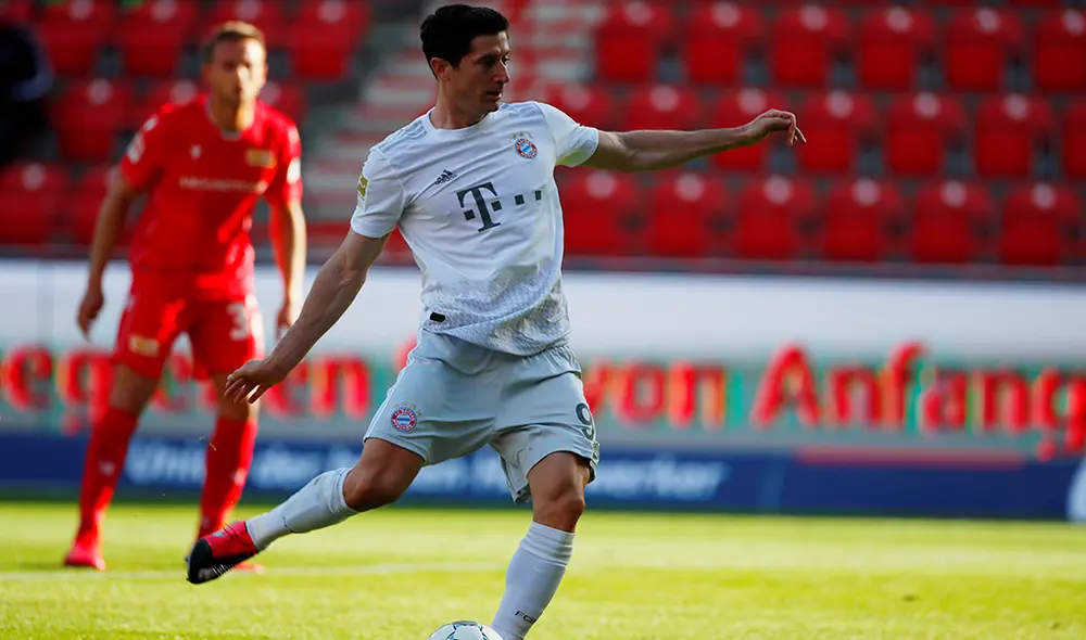 Robert Lewandowski marcó el primer gol del partido entre Bayern Múnich y Unión Berlín por la fecha 26 de la Bundesliga. | Foto: AFP Robert Lewandowski marcó el primer gol del partido entre Bayern Múnich y Unión Berlín por la fecha 26 de la Bundesliga. | Foto: AFP