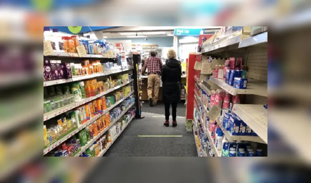 Los espacios cerrados, como supermercados, suponen un riesgo mayor. Foto: EFE