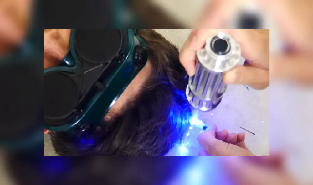 Desliza las imágenes para ver más detalles de esta escena que es viral en YouTube. (Foto: captura) Desliza las imágenes para ver más detalles de esta escena que es viral en YouTube. (Foto: captura)