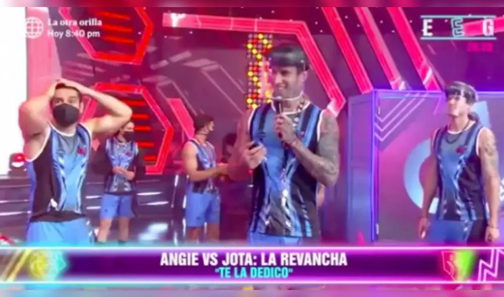 “Bésame como si el mundo se acabara después, bésame como hace rato en el camerino”, expresó. | Foto: Captura América TV “Bésame como si el mundo se acabara después, bésame como hace rato en el camerino”, expresó. | Foto: Captura América TV