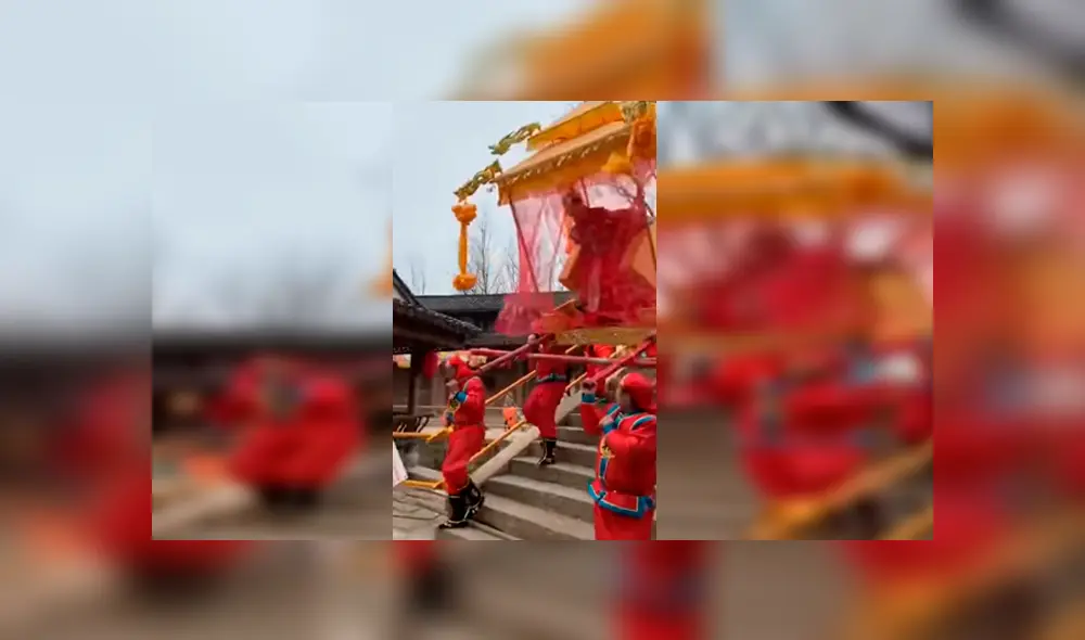 Facebook viral: Súbditos protagonizan doloroso 'blooper' al pasear a su soberana por las calles [VIDEO]