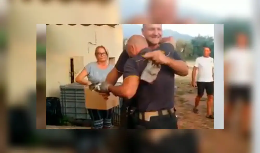 La conmovedora reacción de un bombero al rescatar a un gatito atrapado en agujero [VIDEO]