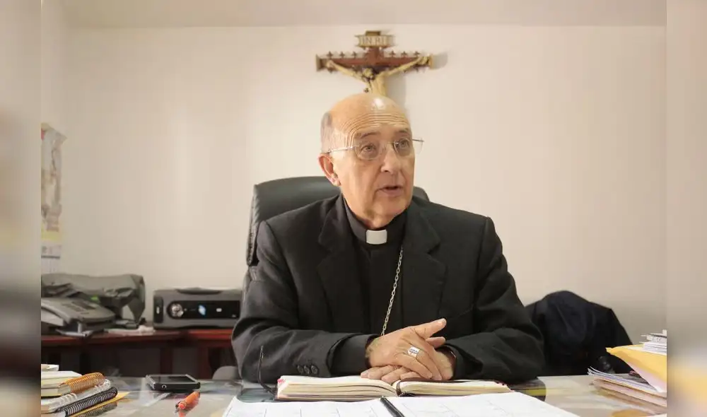 Cardenal Barreto cuestiona la reelección de los congresistas