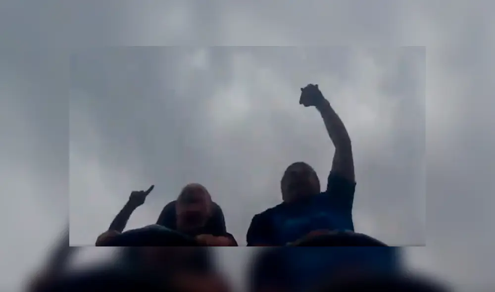 YouTube viral: joven se sube a montaña rusa y atrapa en el aire un celular que caía a más de 130 km/h YouTube viral: joven se sube a montaña rusa y atrapa en el aire un celular que caía a más de 130 km/h