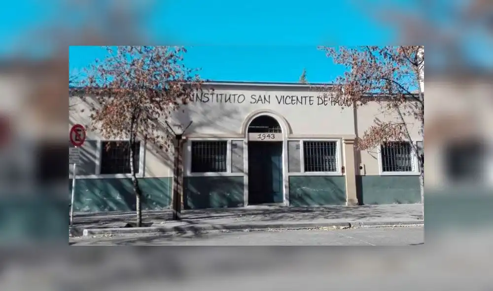 Se alcoholizaron por su último año de secundaria y sus padres tendrán que pagar una excesiva multa Se alcoholizaron por su último año de secundaria y sus padres tendrán que pagar una excesiva multa