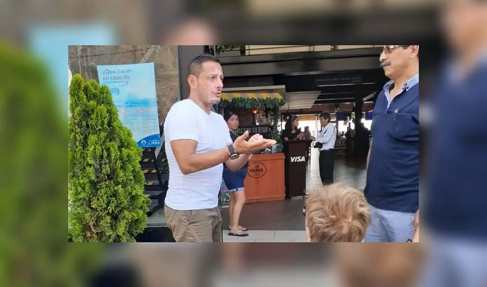 Mendoza reconoció que estuvo en falta al estacionar su vehículo en una rampa  para personas con discapacidad física.