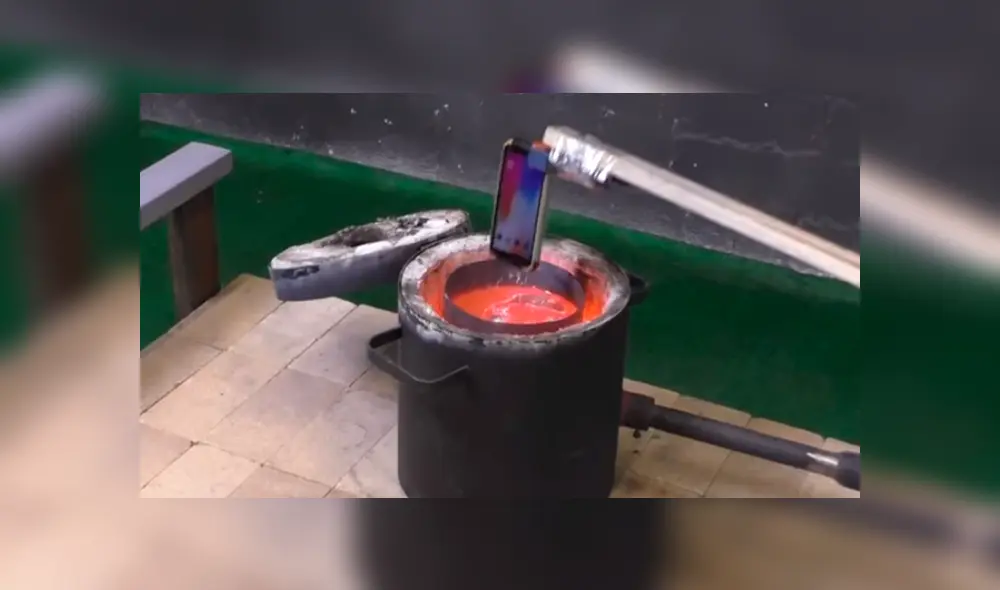 Desliza para ver los detalles del experimento publicado en YouTube. Foto: Captura.