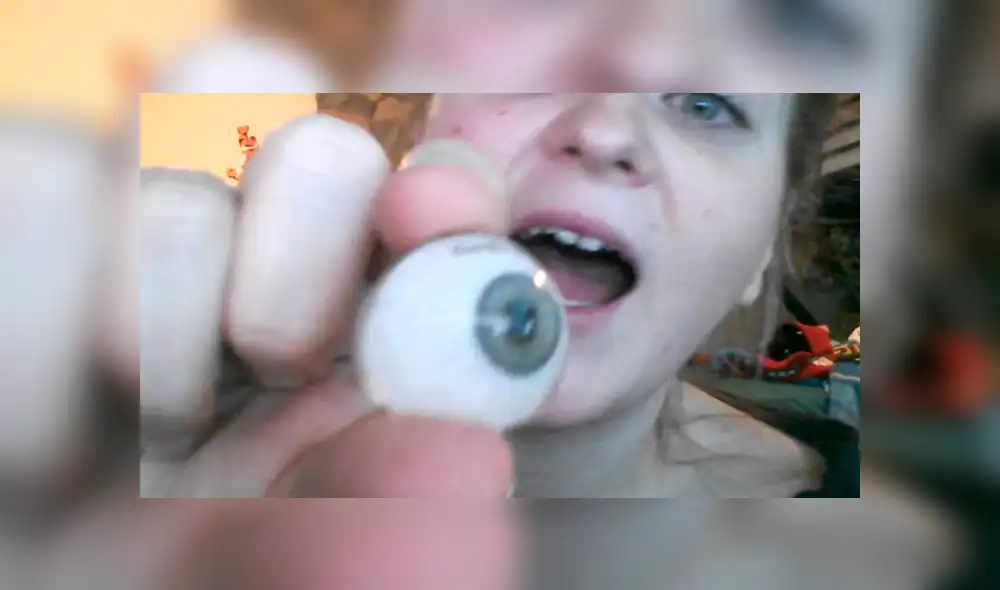 YouTube viral: usuarios impactados por ver a chica que se quita el ojo frente a la cámara [VIDEO]