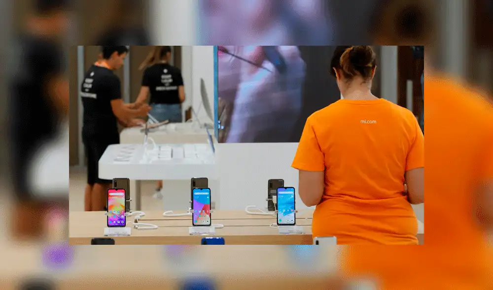 Miles acuden a inauguración de la primera tienda física de Aliexpress en Europa [FOTOS]