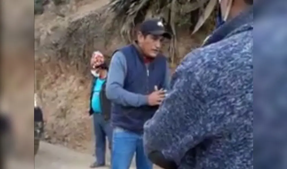 Alcalde en aparente estado de ebriedad intenta sobornar a ronderos Alcalde en aparente estado de ebriedad intenta sobornar a ronderos