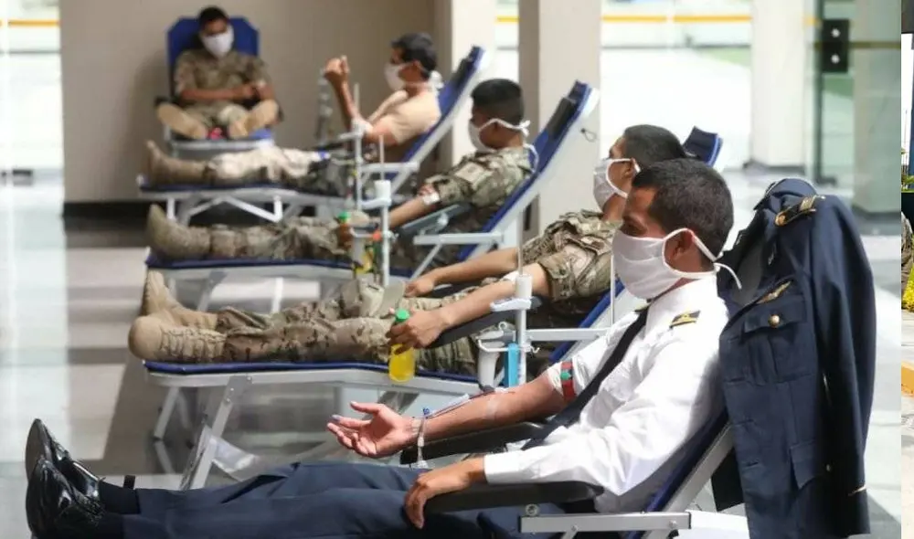 El bus de la Selección Peruana de Fútbol viene trasladando a los militares y doctores. Foto: Prensa FPF El bus de la Selección Peruana de Fútbol viene trasladando a los militares y doctores. Foto: Prensa FPF
