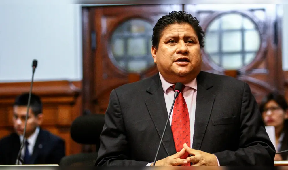 Excongresista Ushñahua no recibió ventilación artificial por horas, asegura su esposa Excongresista Ushñahua no recibió ventilación artificial por horas, asegura su esposa