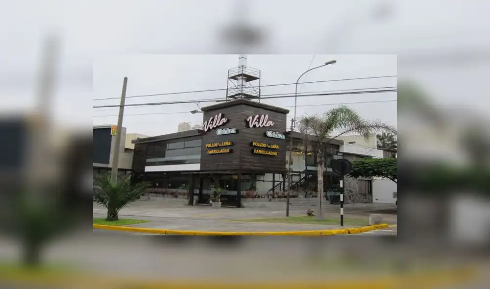 Disculpas en Facebook de conocida pollería tras presencia de gusano en ensalada