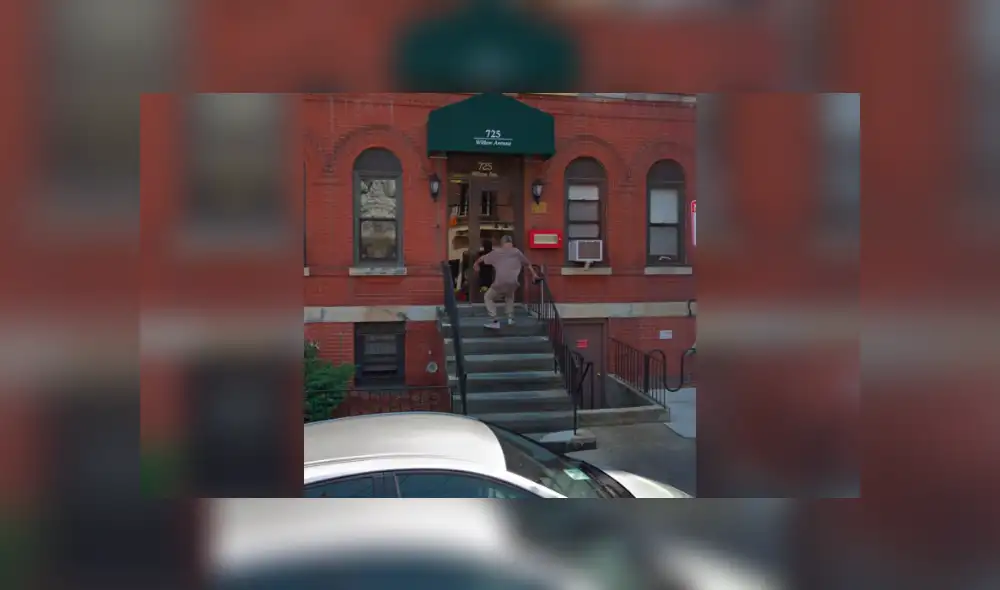 Google Maps: buscó a su padre y lo encontró cayendo por escaleras [FOTOS] 