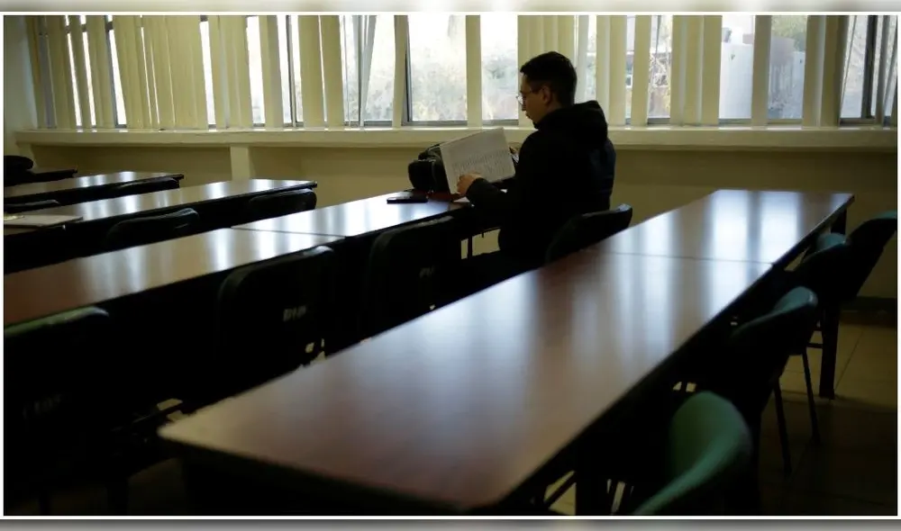 Ante la ausencia de mujeres, las escuelas decidieron cancelar las clases. (Foto: Reuters) Ante la ausencia de mujeres, las escuelas decidieron cancelar las clases. (Foto: Reuters)