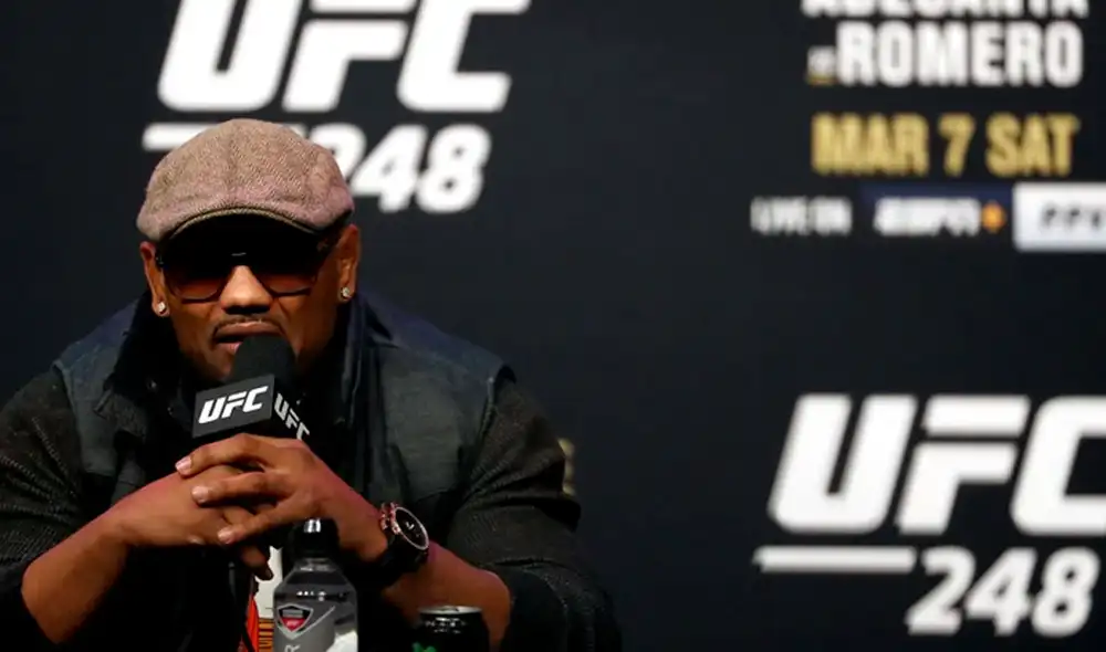 Yoel Romero le tiraba besos a Israel Adesanya durante su cara a cara. Yoel Romero le tiraba besos a Israel Adesanya durante su cara a cara.