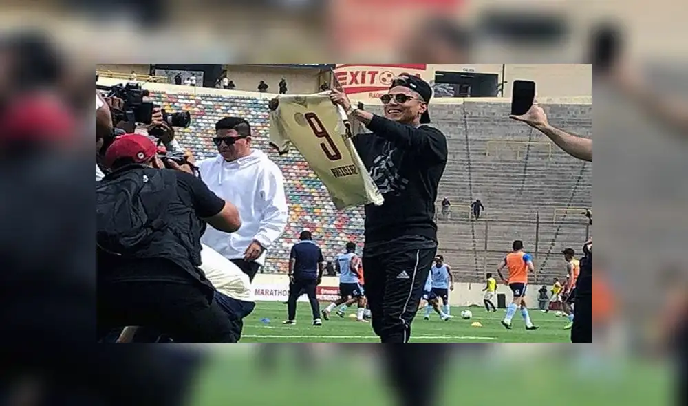 Universitario vs. Real Garcilaso: cremas rindieron homenaje a Raúl Ruidíaz [VIDEO]