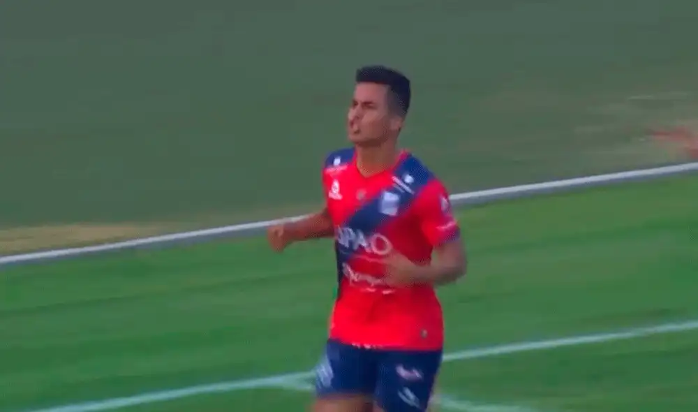 Ricardo Lagos, tras un salida garrafal de José Carvallo, marcó el único gol del Universitario vs. Carlos A. Mannucci por la Liga 1 2019. | Foto: Gol Perú Ricardo Lagos, tras un salida garrafal de José Carvallo, marcó el único gol del Universitario vs. Carlos A. Mannucci por la Liga 1 2019. | Foto: Gol Perú