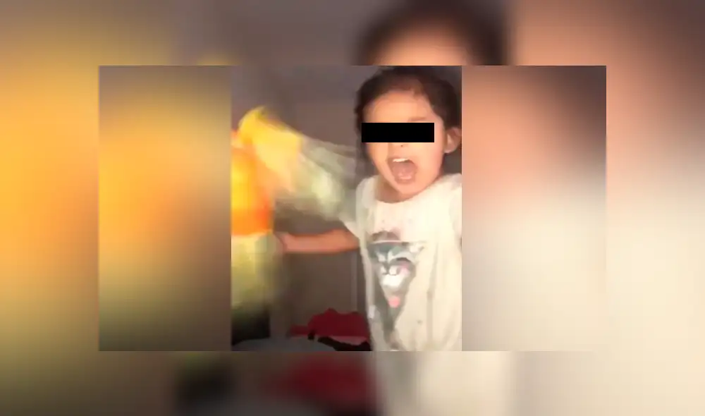 YouTube viral: temible loro es entrenado por una niña para que ataque cuando ella se lo pide [VIDEO]