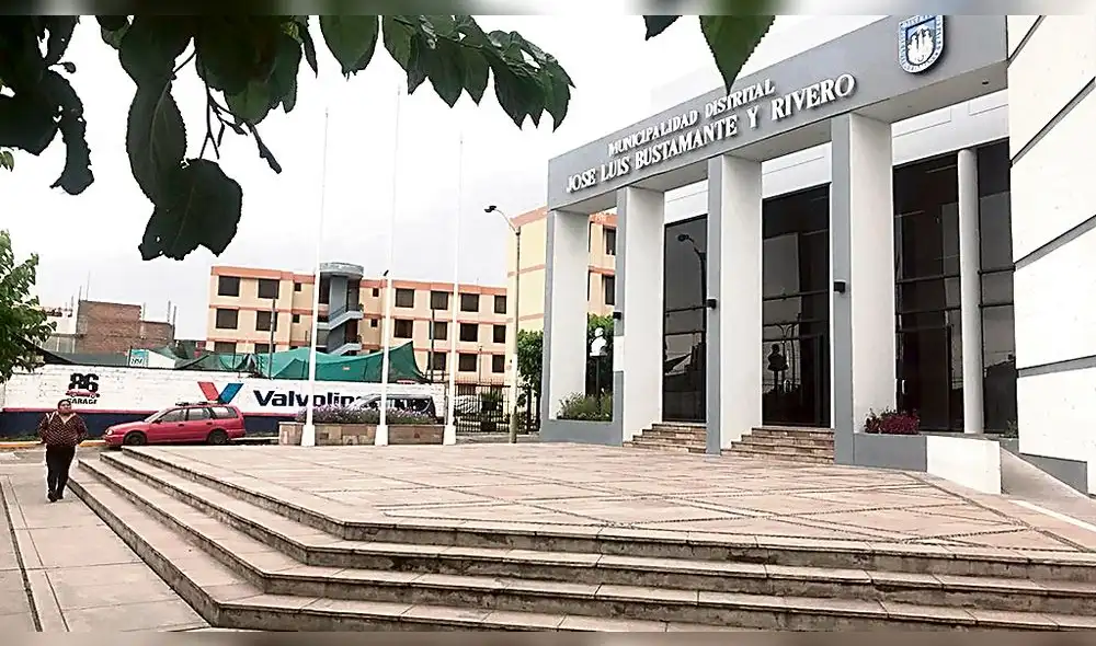 CASO. Dentro de municipio trabajadores guardan silencio.