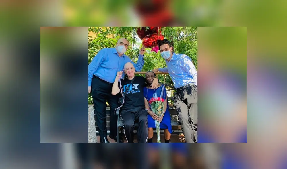 El anciano decidió sorprender a su novia con una propuesta de matrimonio y ella le dio el sí. Foto: Instagram Amber Court Assisted Living El anciano decidió sorprender a su novia con una propuesta de matrimonio y ella le dio el sí. Foto: Instagram Amber Court Assisted Living