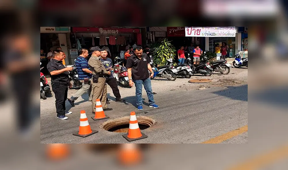 Motorizada sale disparada por el aire luego de explosión de buzón de desagüe [VIDEO] 