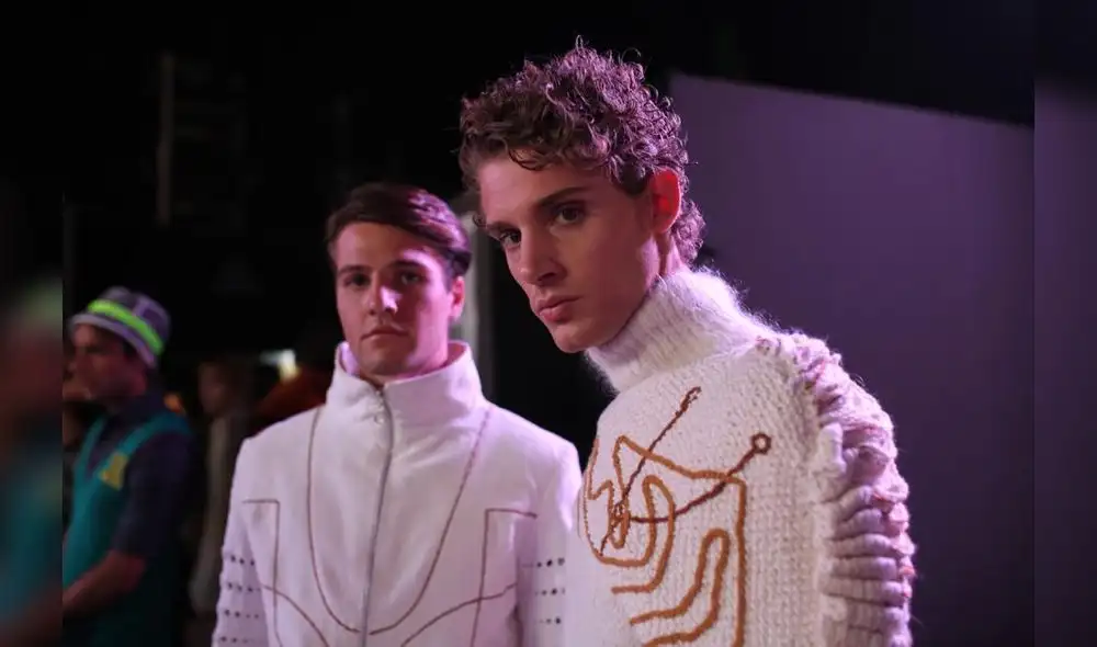 Ricardo Quispe posa al lado del modelo que luce su propuesta de diseño. Ricardo Quispe posa al lado del modelo que luce su propuesta de diseño.