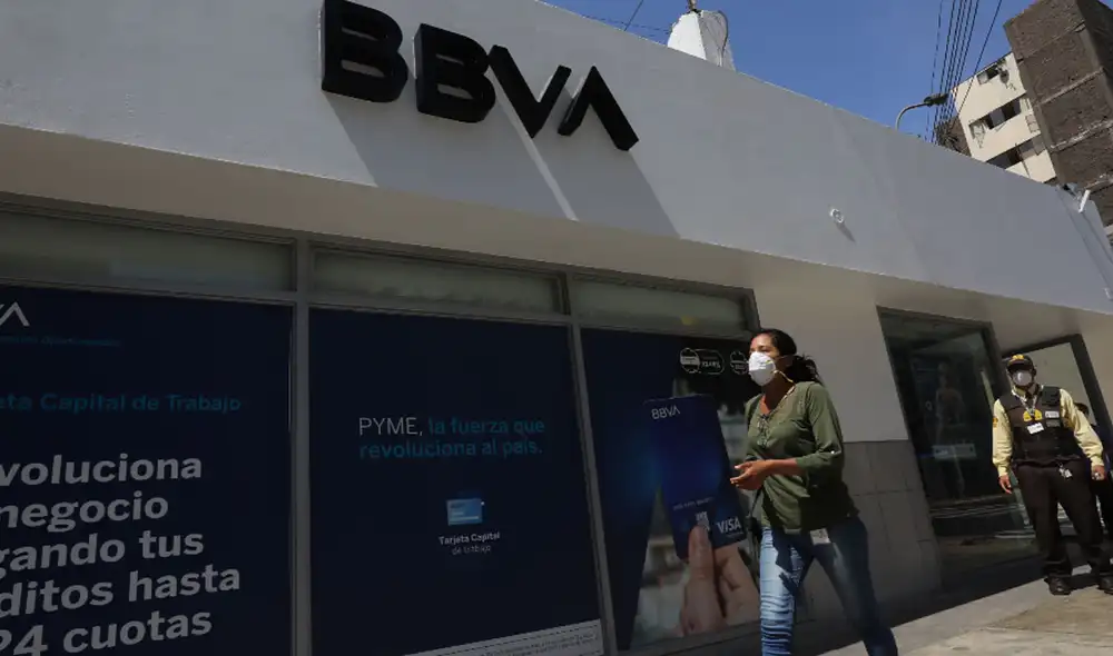 Joven fue víctima de suplantación de identidad y se robaron su dinero ahorrado. Foto: Jorge Cerdán/ La República Joven fue víctima de suplantación de identidad y se robaron su dinero ahorrado. Foto: Jorge Cerdán/ La República