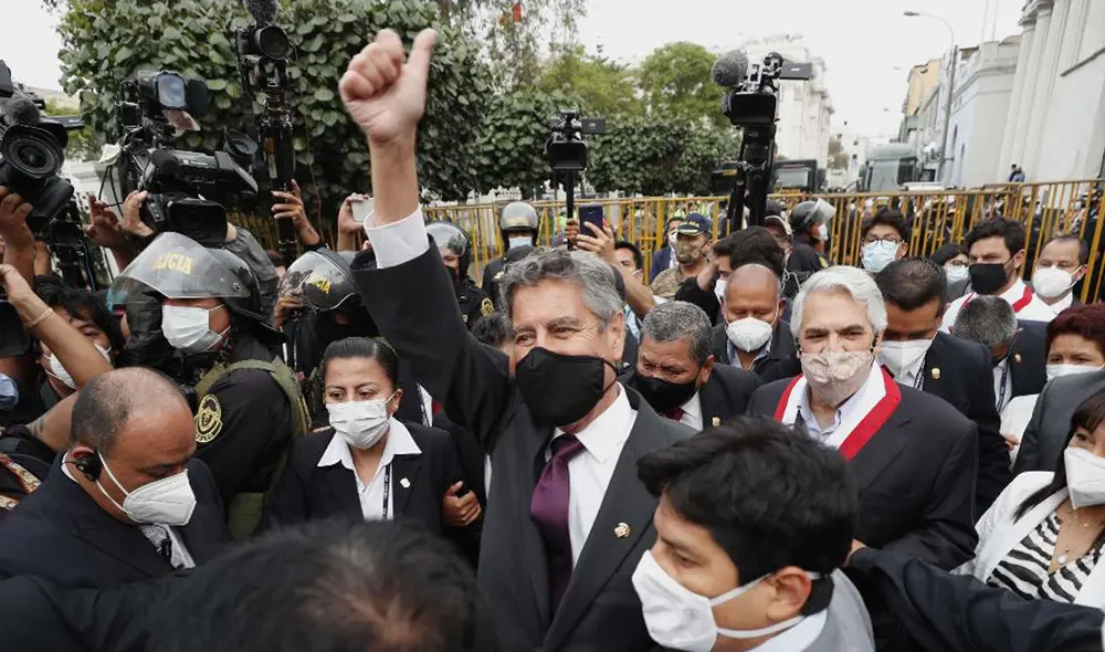 Los expertos coinciden que Sagasti tiene como retos estar atento a las demandas populares, la economía personal y no desatender la pandemia. Foto: Efe