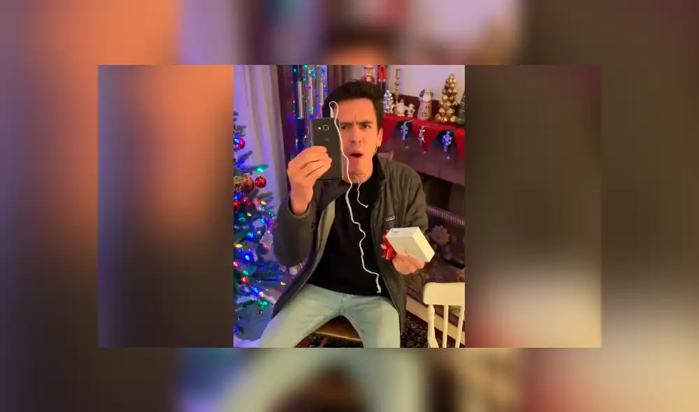 El joven le regaló unos AirPods para compensarlo, pero cometió un terrible error. Foto: captura El joven le regaló unos AirPods para compensarlo, pero cometió un terrible error. Foto: captura