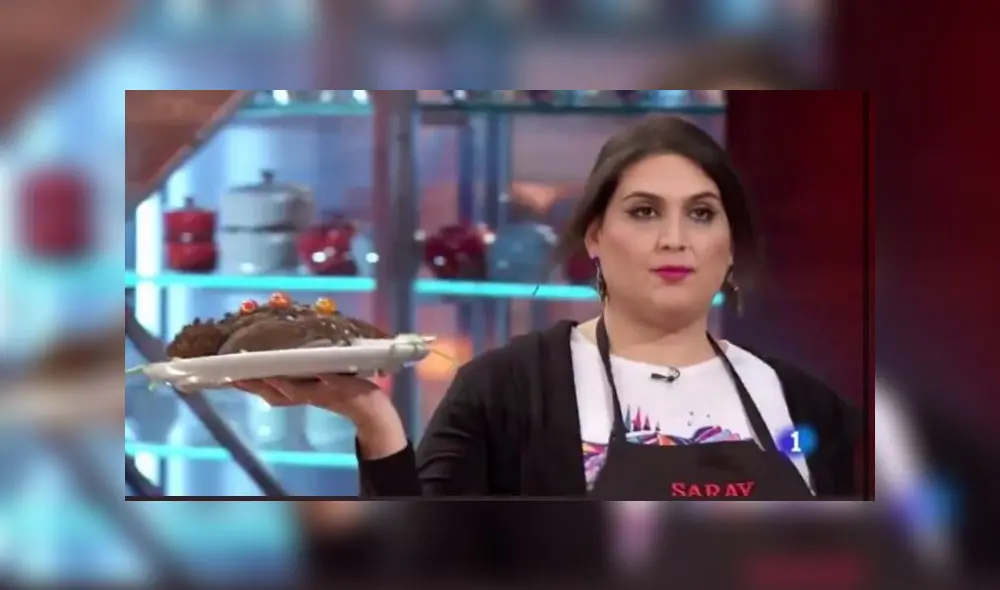 Saray llevando la perdiz sin desplumar ante el jurado. Foto: Internet. Saray llevando la perdiz sin desplumar ante el jurado. Foto: Internet.