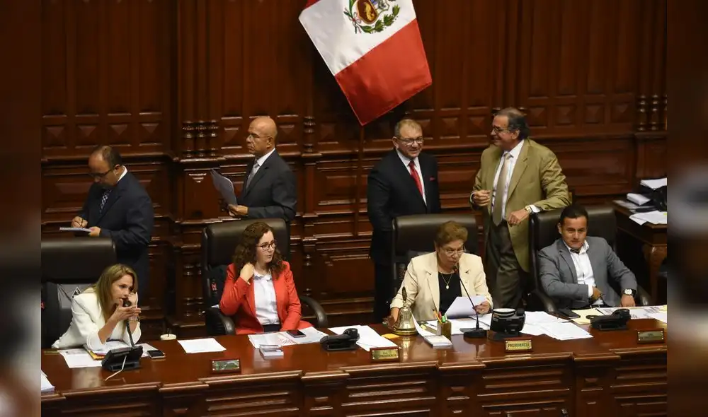 Control Interno del Congreso concluye que compra de 980 computadoras era injustificada e ilegal