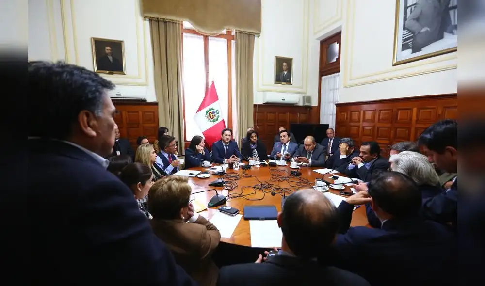 Bancadas a favor de legislatura extraordinaria para concretar referéndum 