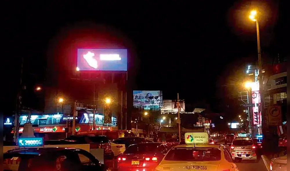 un problema. Paneles con exceso de luminosidad son catalogados como elementos distractores.