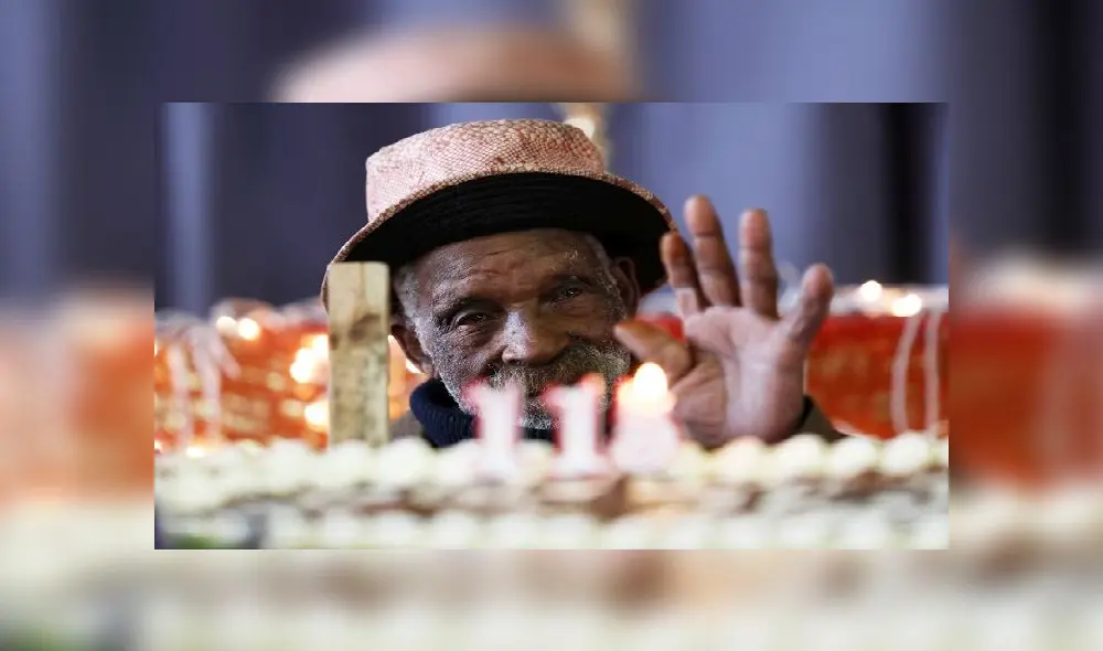 WILMINGTON, DELAWARE - AUGUST 19: Democratic vice presidential nominee U.S. Sen. Kamala Harris (D-CA) and her husband Douglas Emhoff appear on stage after Harris delivered her acceptance speech on the third night of the Democratic National Convention from the Chase Center August 19, 2020 in Wilmington, Delaware. The convention, which was once expected to draw 50,000 people to Milwaukee, Wisconsin, is now taking place virtually due to the coronavirus pandemic. Harris is the first African-American, first Asian-American, and third female vice presidential candidate on a major party ticket.   Win McNamee/Getty Images/AFP
