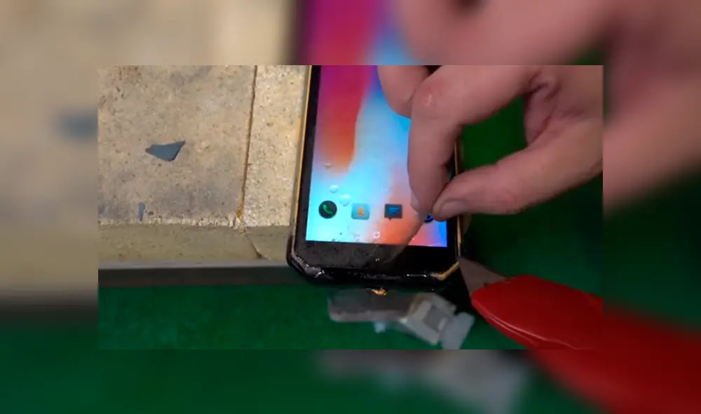 Desliza para ver los detalles del experimento publicado en YouTube. Foto: Captura.