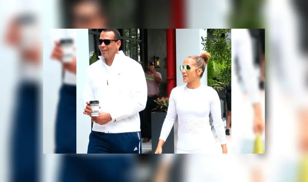 Jennifer López va al gimnasio en auto de 420 mil dólares [FOTOS]