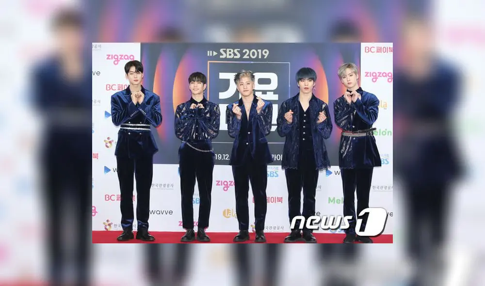 SBS Gayo Daejun 2019: los integrantes de ASTRO   lucieron trajes aterciopelados en azul.