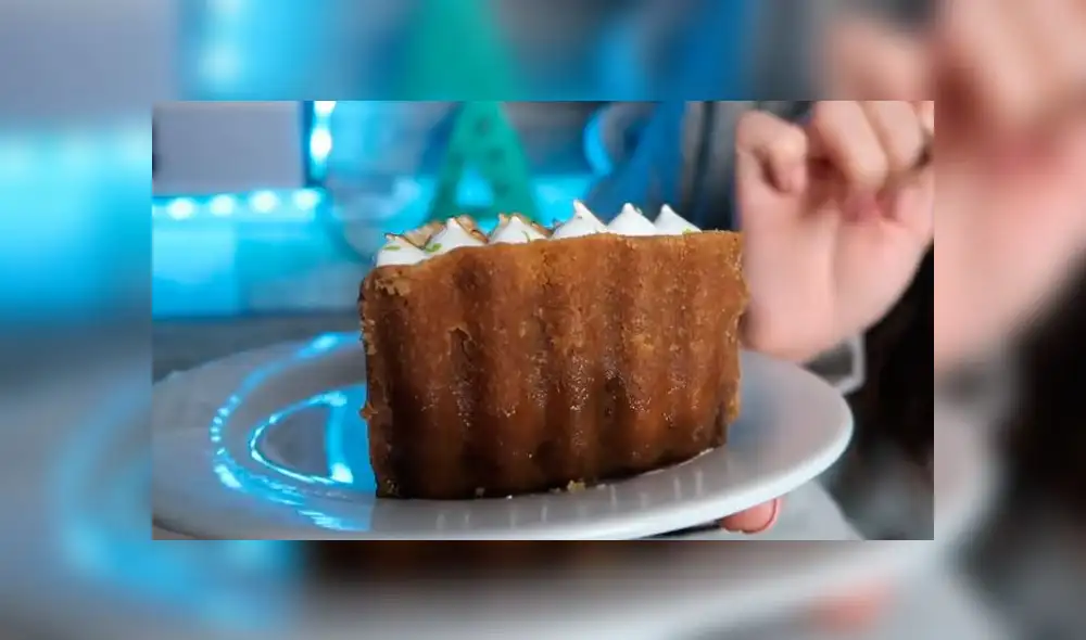 Desliza las imágenes para ver cómo luce el pie de limón que cuesta 29 soles en una pastelería peruana. Foto: Desbalanceados/YouTube Desliza las imágenes para ver cómo luce el pie de limón que cuesta 29 soles en una pastelería peruana. Foto: Desbalanceados/YouTube