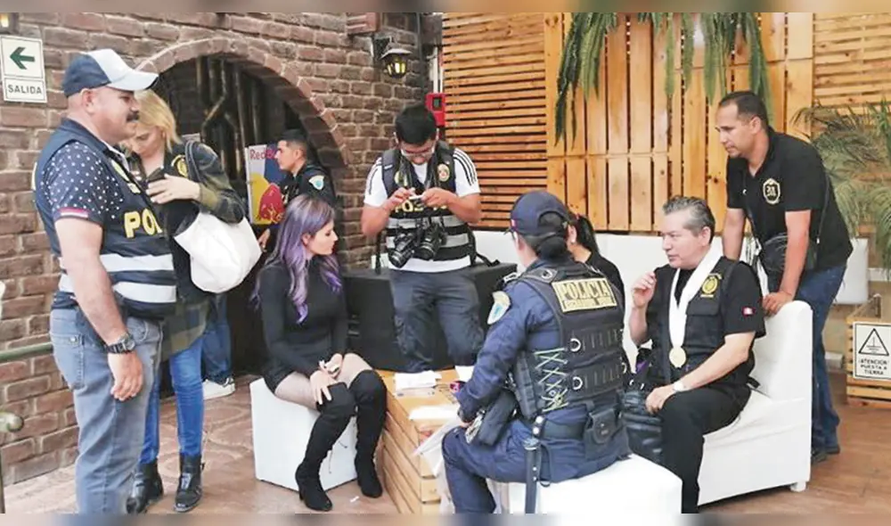 Megaoperativo contra prostitución. La Policía y Ministerio Público allanaron 5 night clubs de la red criminal “Los Elegantes del Placer”. Megaoperativo contra prostitución. La Policía y Ministerio Público allanaron 5 night clubs de la red criminal “Los Elegantes del Placer”.