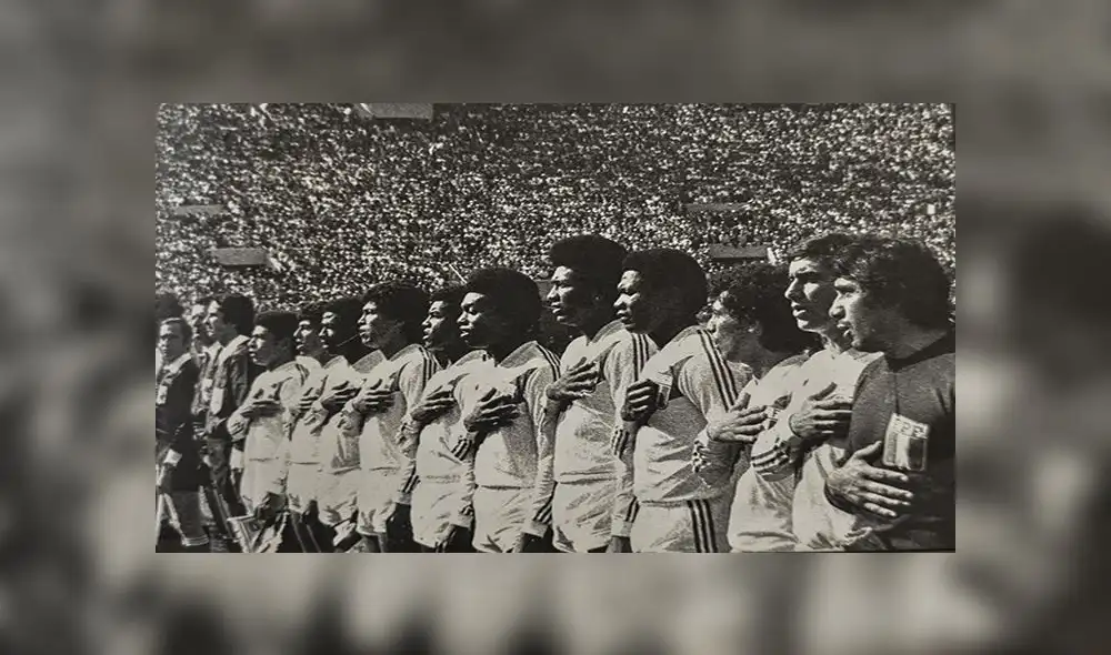 Universitarios reciben premio por documental sobre la clasificación al Mundial de España 82 Universitarios reciben premio por documental sobre la clasificación al Mundial de España 82