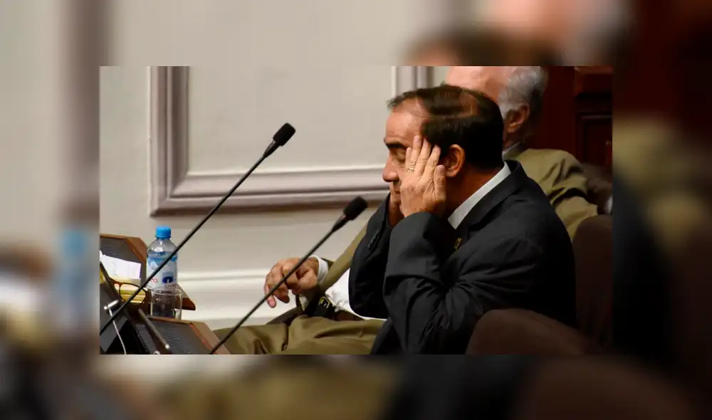 Yonhy Lescano fue suspendido por 120 días por caso de acoso sexual Yonhy Lescano fue suspendido por 120 días por caso de acoso sexual