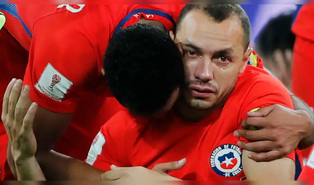 Chile: Hinchas chilenos meten presión a Pizzi y apoyan a Marcelo Díaz con enormes pancartas [VIDEO Y FOTOS]