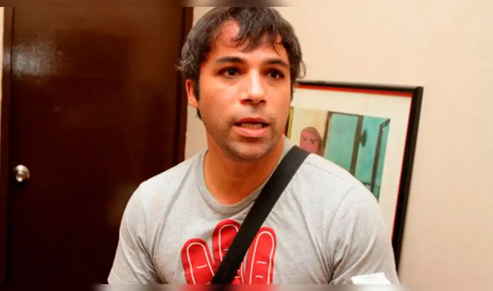 La conductora de televisión pasó incómodo momento frente a cámaras La conductora de televisión pasó incómodo momento frente a cámaras