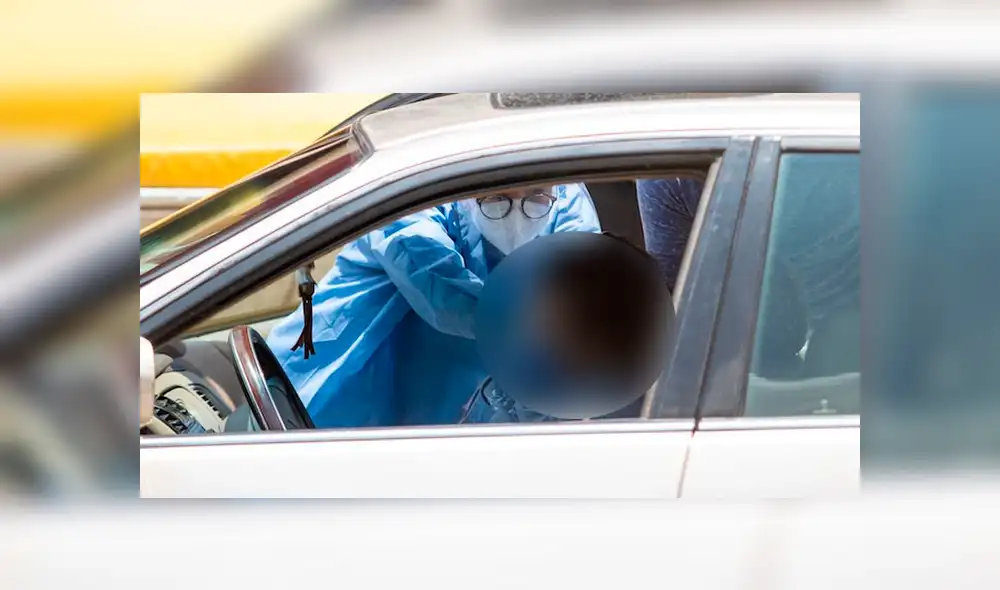 La llegada del personal médico, quienes solo certificaron el deceso de la mujer. Foto: Moisés Pablo/Cuartoscuro.