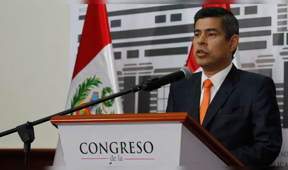 Luis Galarreta insiste en que ningún ministro puede quedarse en el nuevo Gabinete Luis Galarreta insiste en que ningún ministro puede quedarse en el nuevo Gabinete